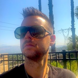 Von zipper sunglasses for men or women